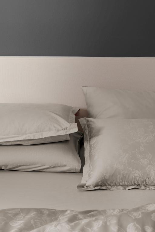  Avril King Size Baskılı - 300TC Saten Nevresim Takımı - Taş